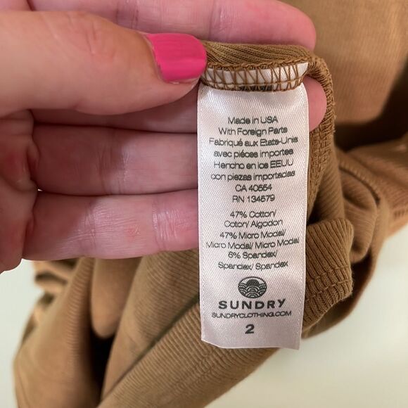 Sundry Polo V-neck dress Ruched sides collard tan sz 2 Medium NWT - Picture 4 of 6